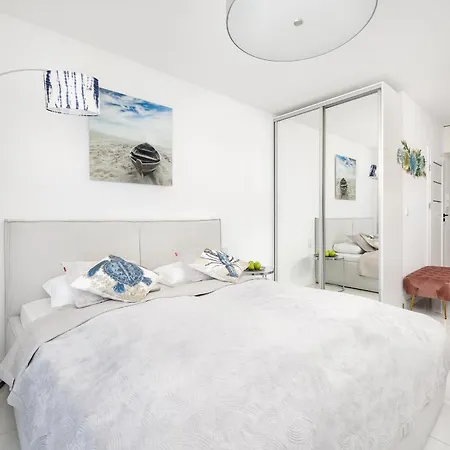 Apartment Bel Mare Sunrise With Balcony & Wellness Zone By Rent Like Miedzyzdroje